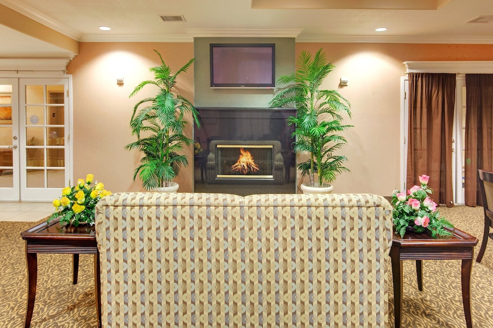 holiday inn express delano by ihg