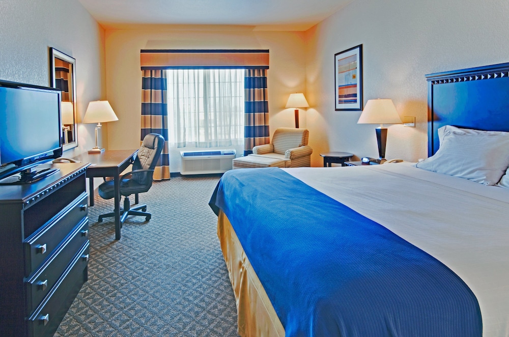 holiday inn express delano by ihg