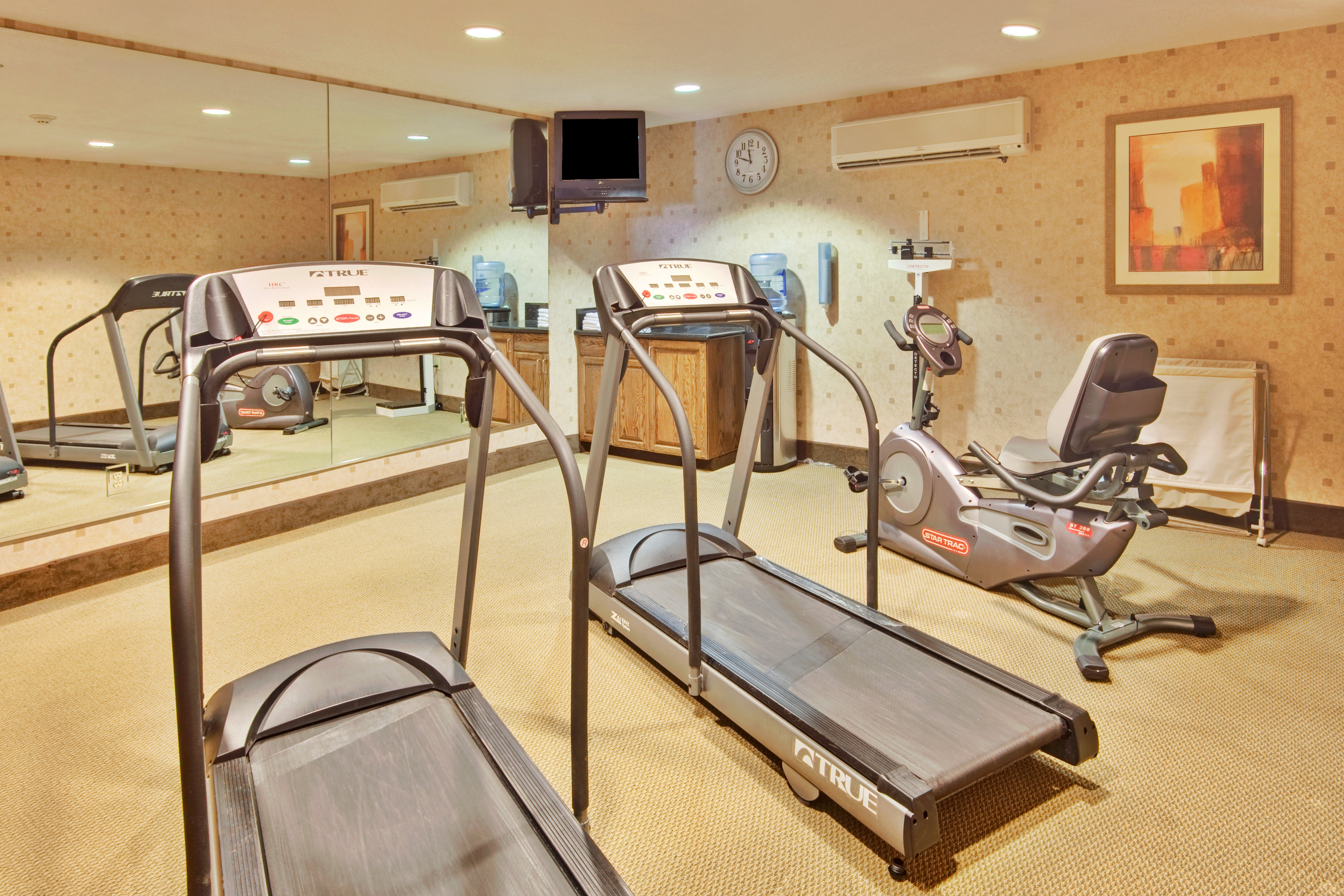 holiday inn express delano by ihg