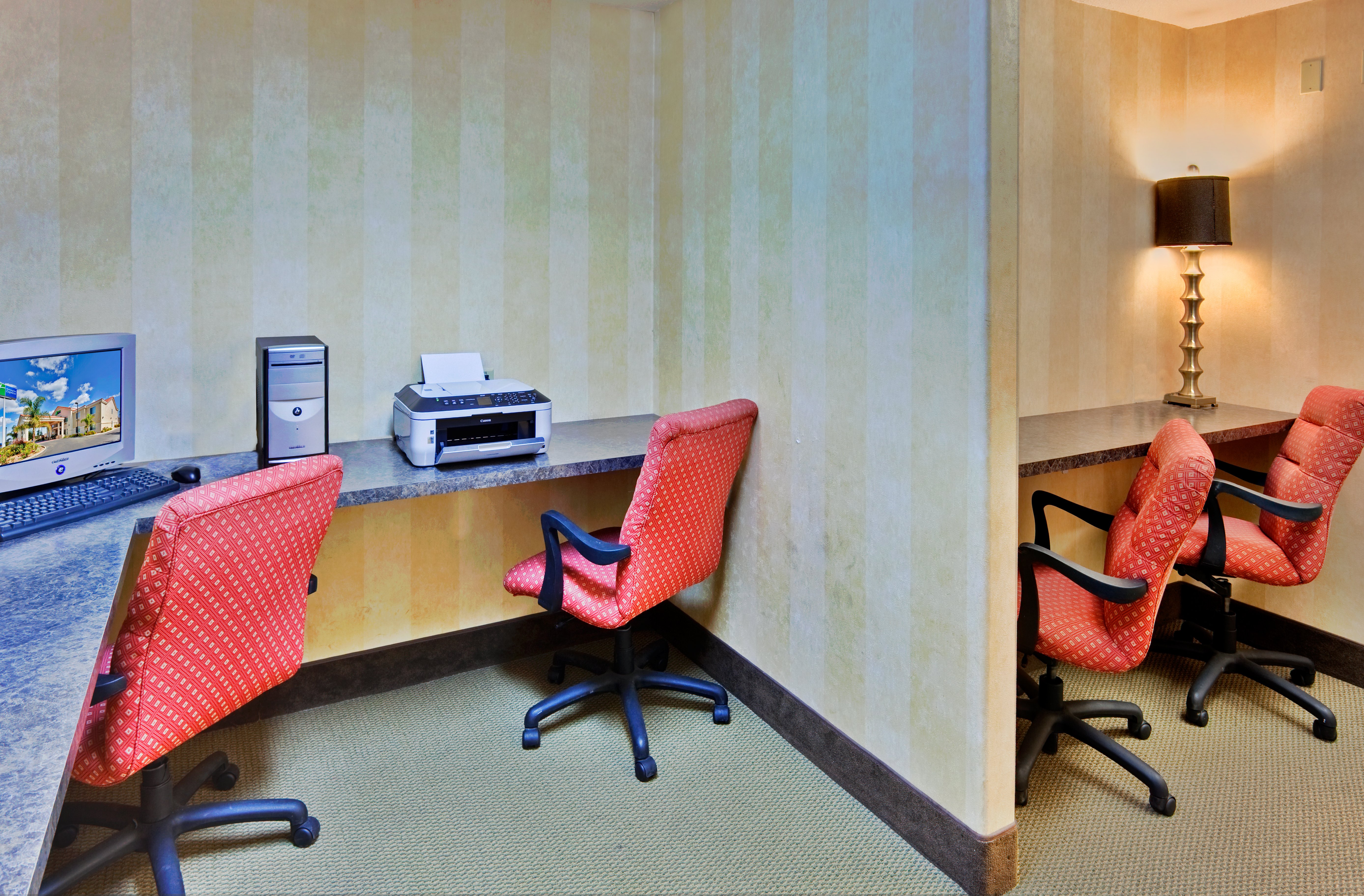 holiday inn express delano by ihg