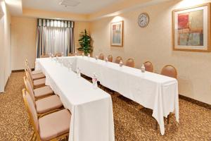 holiday inn express delano by ihg