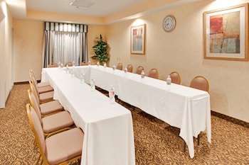 holiday inn express delano by ihg