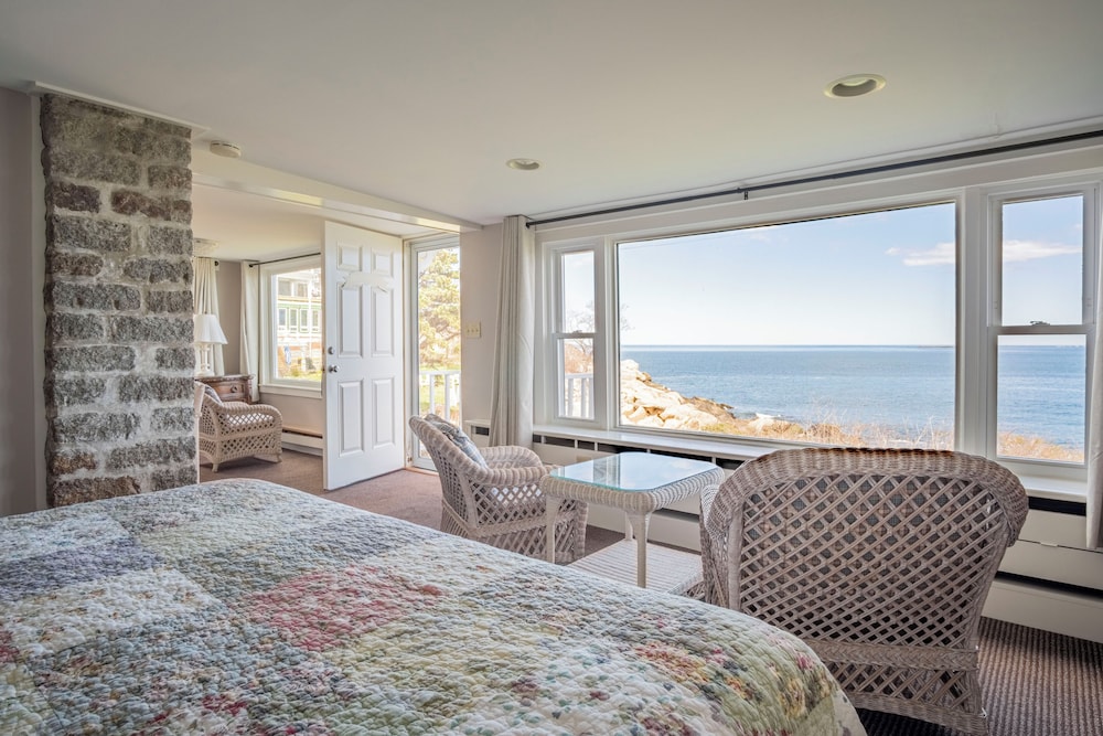 the yankee clipper inn