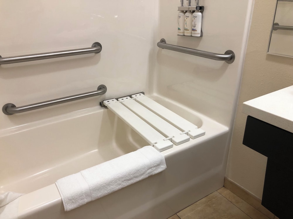 candlewood suites fort wayne by ihg