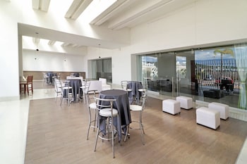 holiday inn queretaro zona krystal by ihg