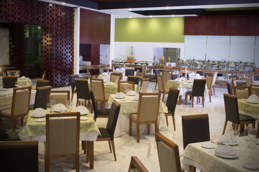 holiday inn queretaro zona krystal by ihg