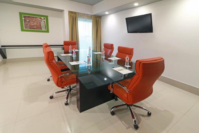 holiday inn queretaro zona krystal by ihg