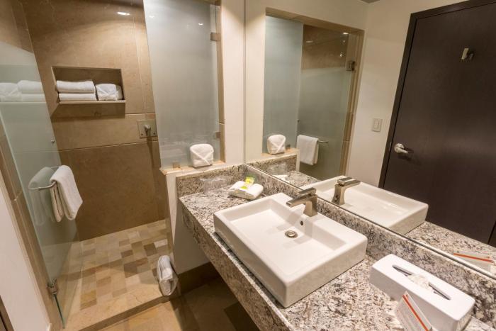 holiday inn queretaro zona krystal by ihg