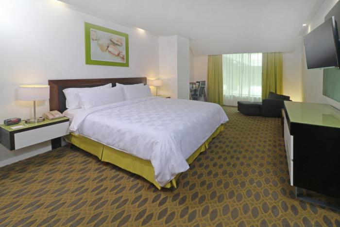 holiday inn queretaro zona krystal by ihg