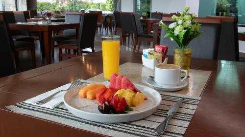 holiday inn queretaro zona krystal by ihg