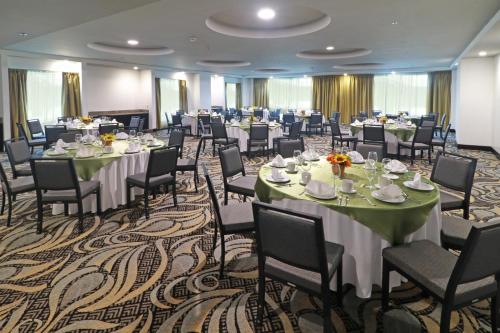 holiday inn queretaro zona krystal by ihg