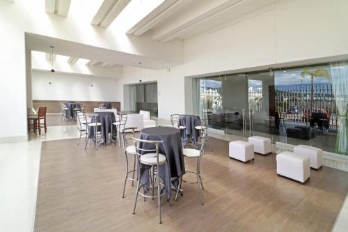 holiday inn queretaro zona krystal by ihg