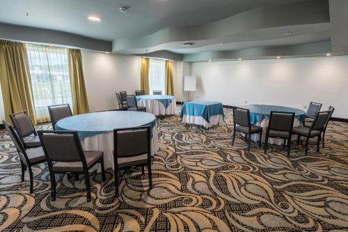 holiday inn queretaro zona krystal by ihg