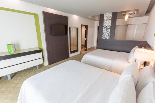holiday inn queretaro zona krystal by ihg