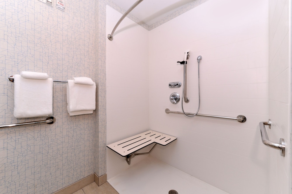 holiday inn express and suites parkersburg mineral wells by ihg
