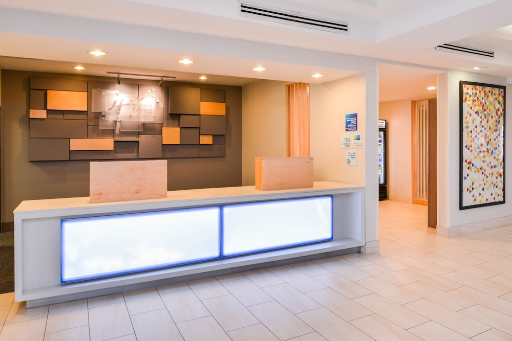 holiday inn express and suites parkersburg mineral wells by ihg