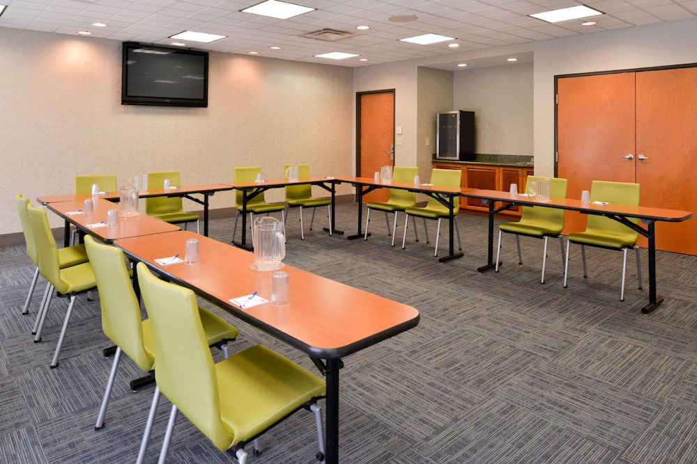 holiday inn express and suites parkersburg mineral wells by ihg