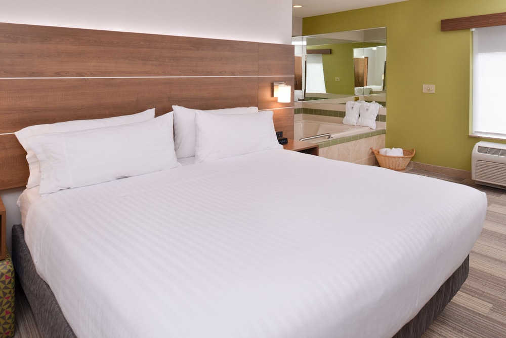 holiday inn express and suites parkersburg mineral wells by ihg