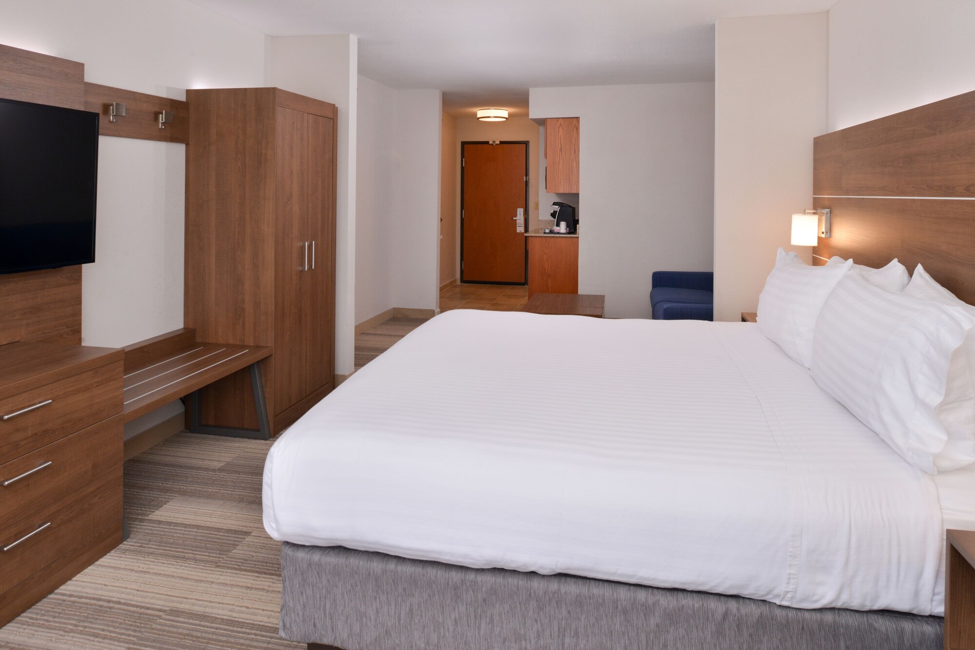 holiday inn express and suites parkersburg mineral wells by ihg