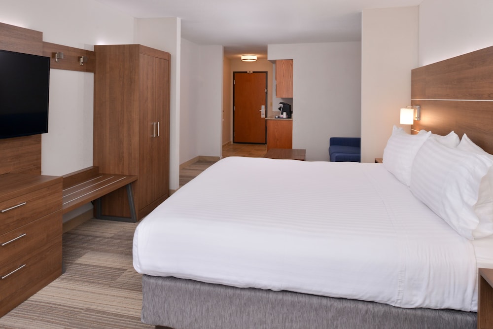 holiday inn express and suites parkersburg mineral wells by ihg