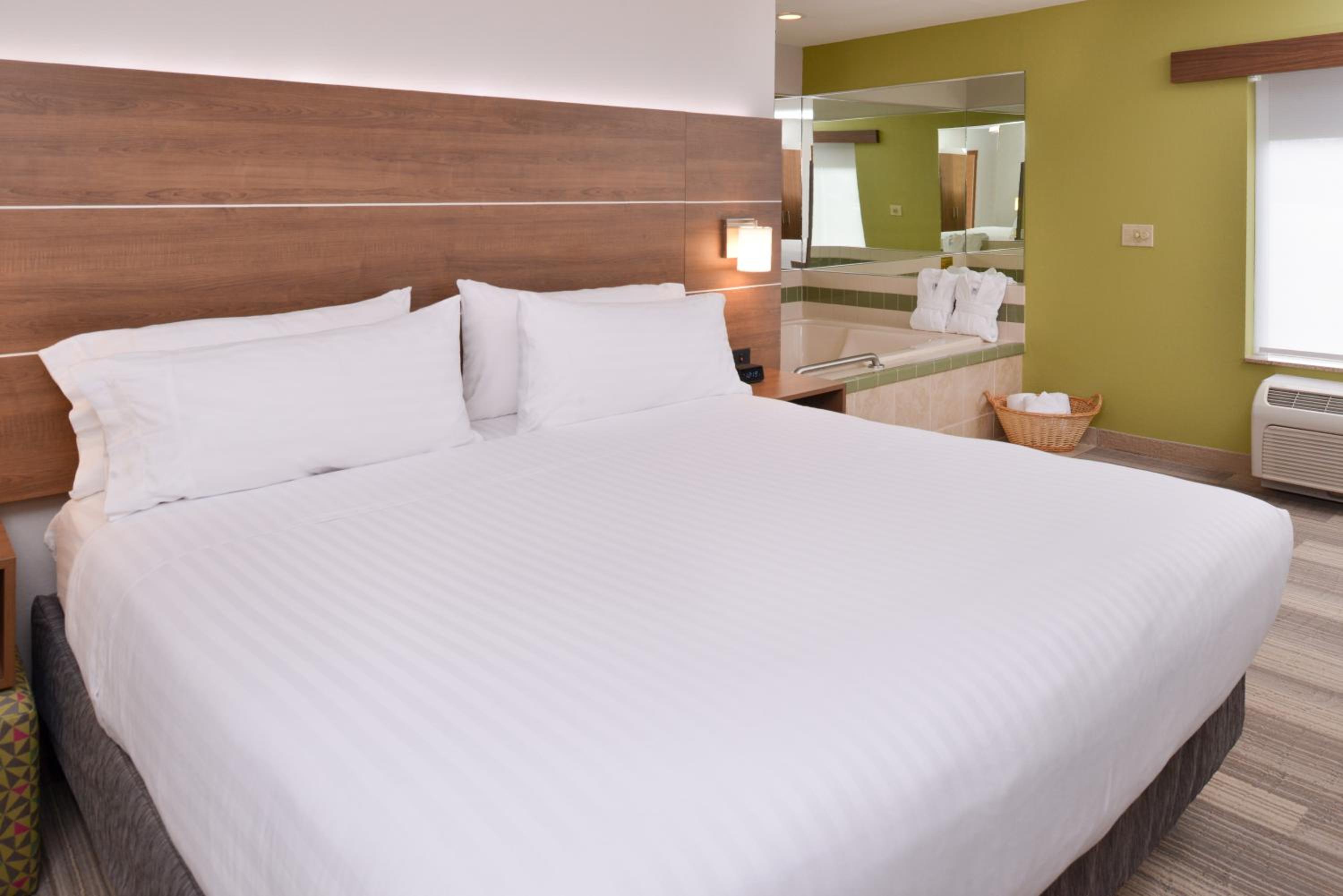 holiday inn express and suites parkersburg mineral wells by ihg