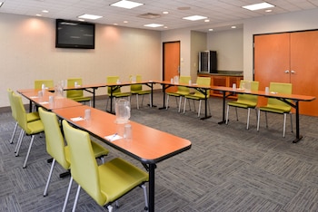 holiday inn express and suites parkersburg mineral wells by ihg