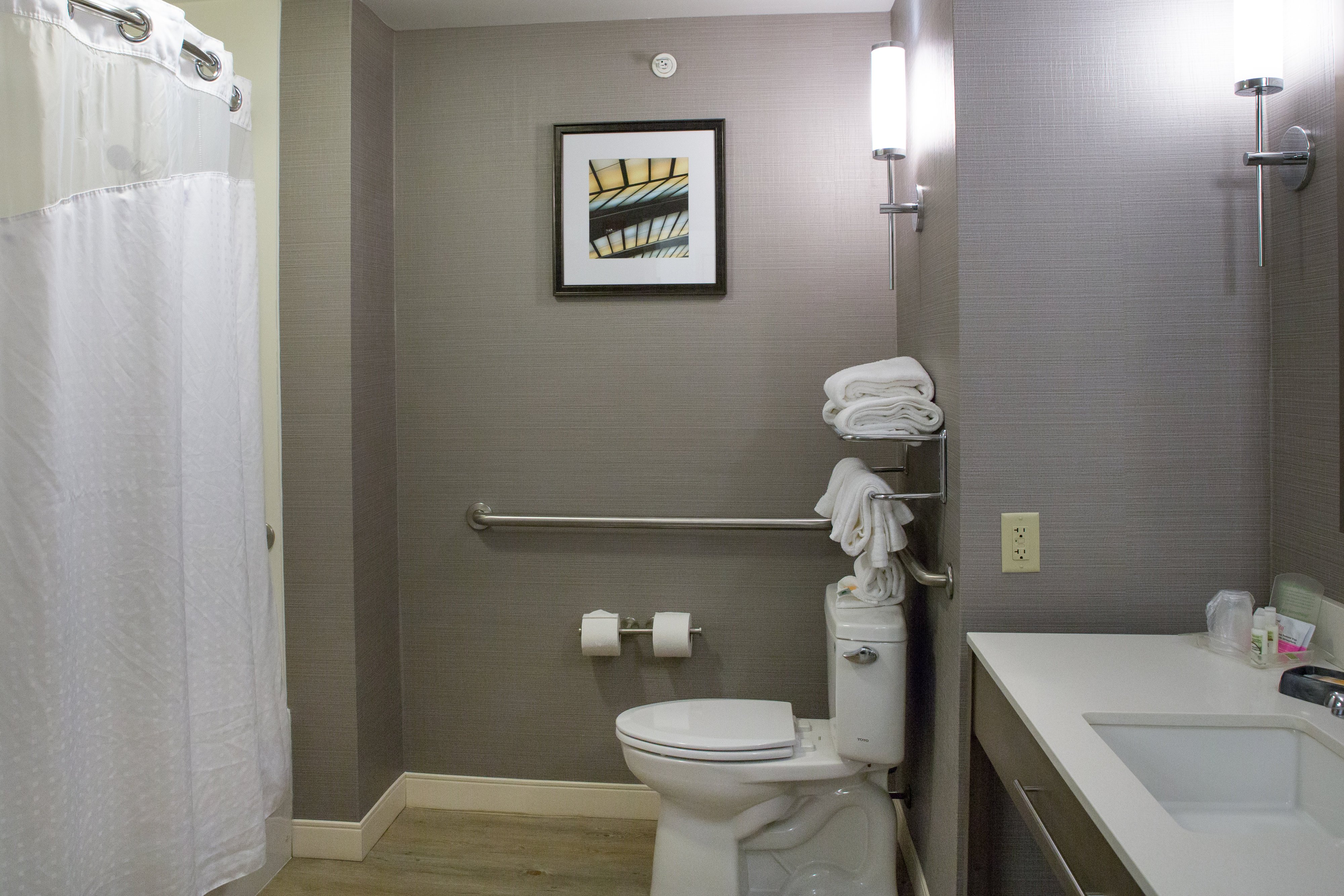 holiday inn bloomington airport by ihg