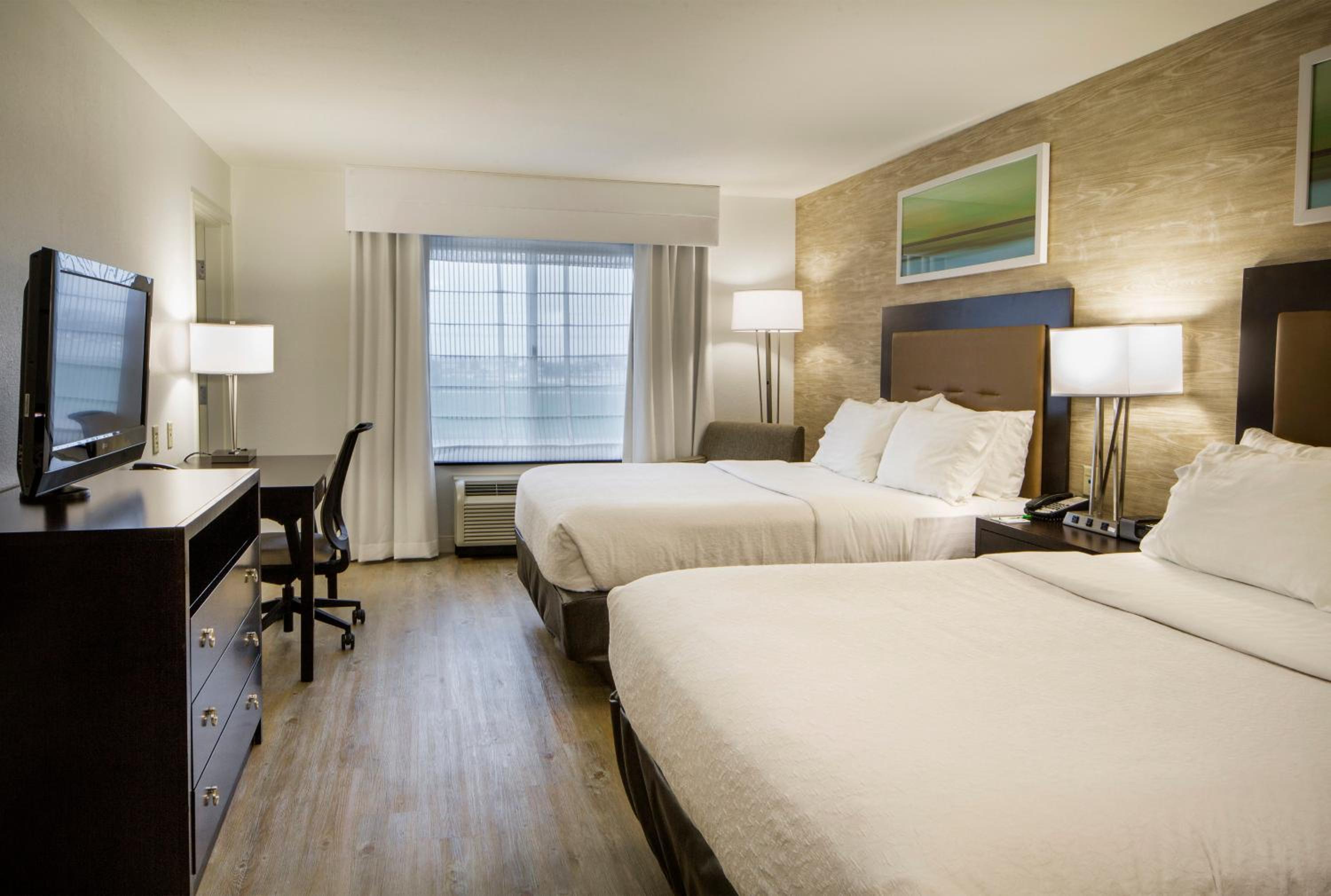 holiday inn bloomington airport by ihg