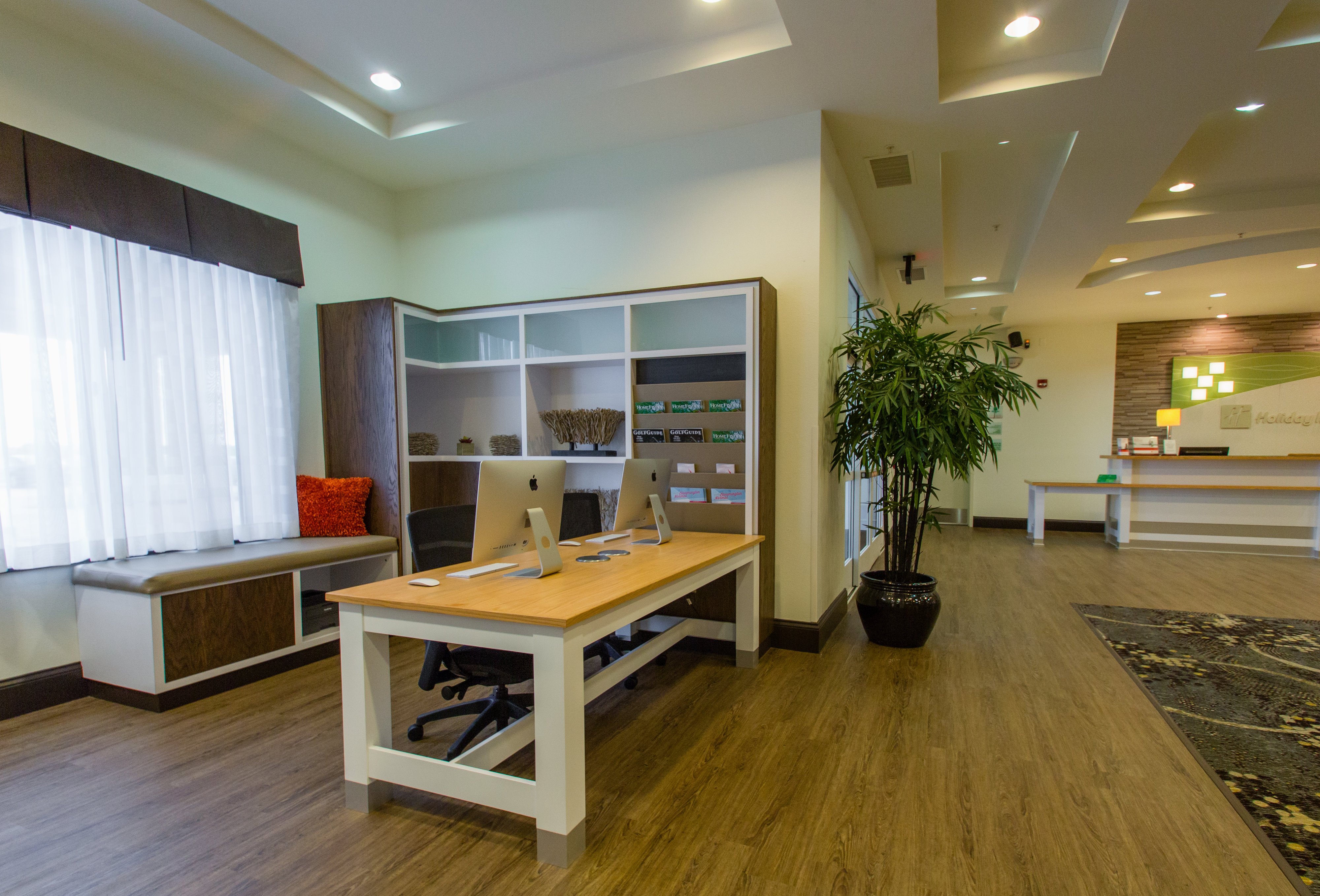holiday inn bloomington airport by ihg