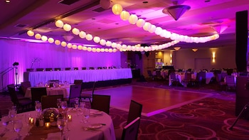 holiday inn bloomington airport by ihg