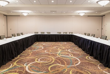 holiday inn bloomington airport by ihg