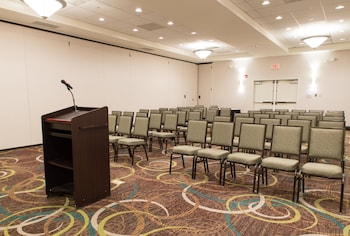 holiday inn bloomington airport by ihg
