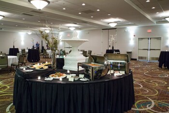 holiday inn bloomington airport by ihg