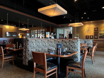 holiday inn bloomington airport by ihg