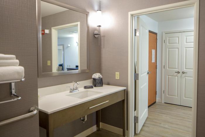 holiday inn bloomington airport by ihg