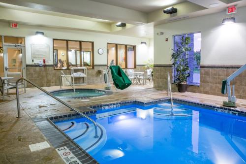 holiday inn bloomington airport by ihg