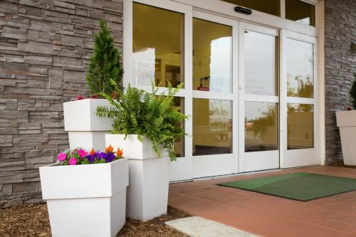 holiday inn bloomington airport by ihg