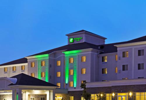 holiday inn bloomington airport by ihg