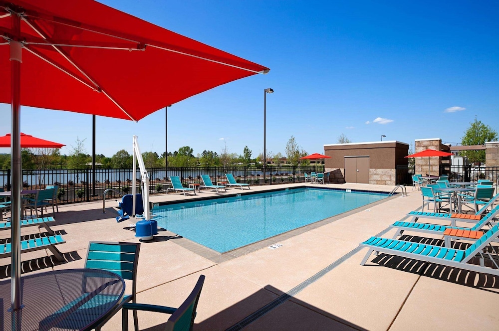 hampton inn and suites huntsville research park area
