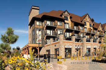 glacier mountaineer lodge