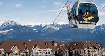glacier mountaineer lodge