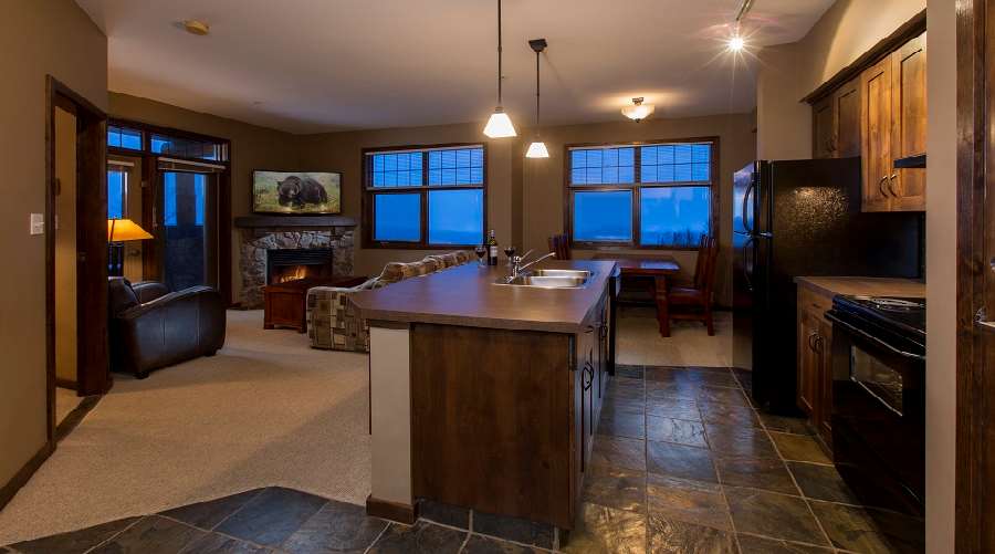 glacier mountaineer lodge