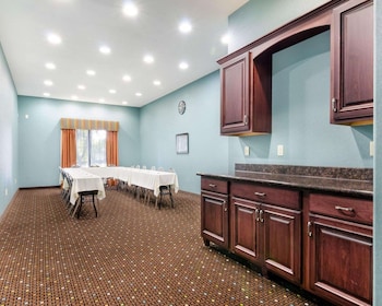 comfort suites topeka northwest