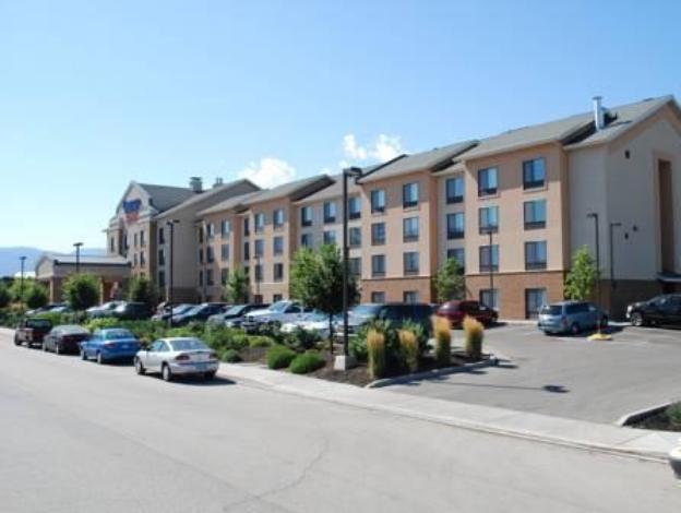 fairfield inn and suites by marriott kelowna