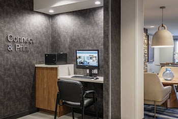 Fairfield Inn And Suites By Marriott Kelowna,Kelowna>>British Columbia,3 star