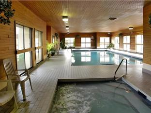 econo lodge inn and suites