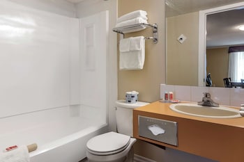 econo lodge inn and suites