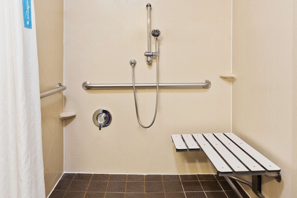 hampton inn and suites phenix city columbus area