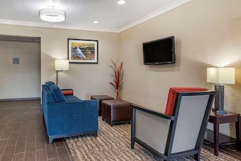 comfort inn and suites muncie