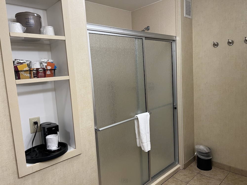 hampton inn and suites barstow